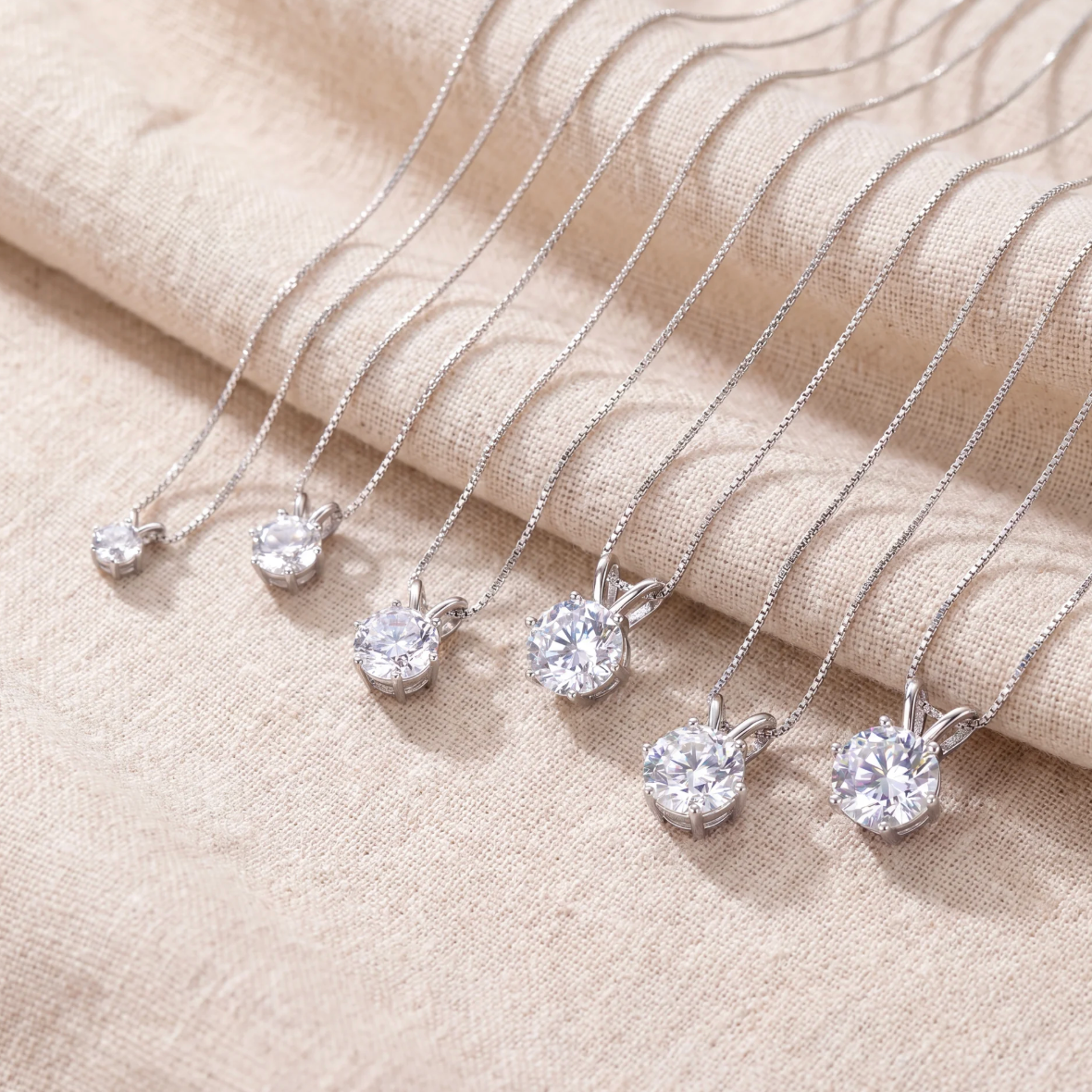 6 claw Moissanite pendant