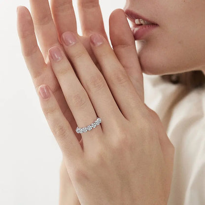 925 Silver 0.65CT 1.6mm & 1.5mm Round Moissanite Flower Half Eternity Band Lady Seven Little Flowers Exquisite Half-body Ring