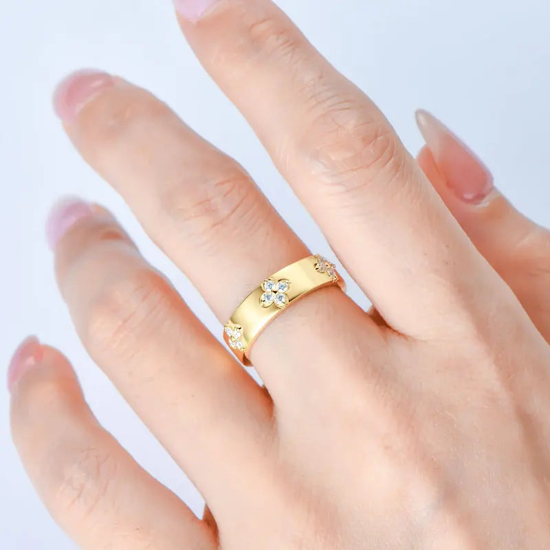 Clovera Ring
