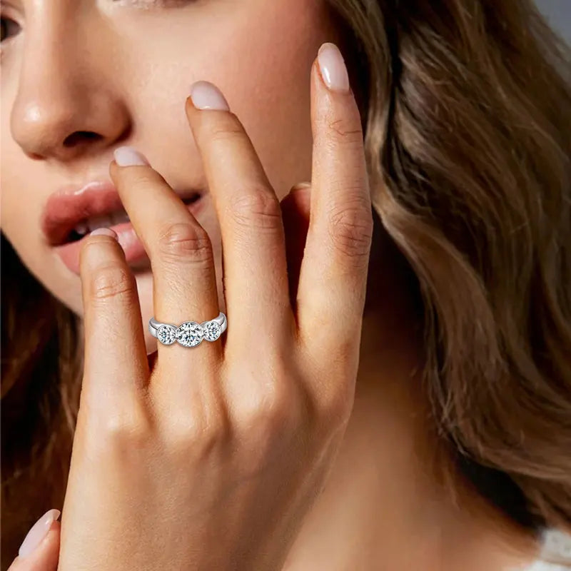 925 Silver Clad 6.5mm 1.0ct 5mm 0.5ct Round Moissanite Three Stone Engagement Ring Women Wedding Band for Women