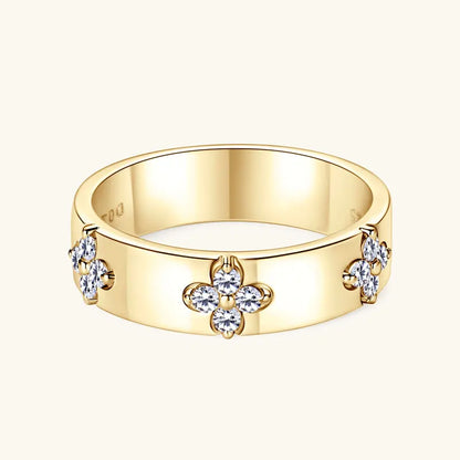 Clovera Ring