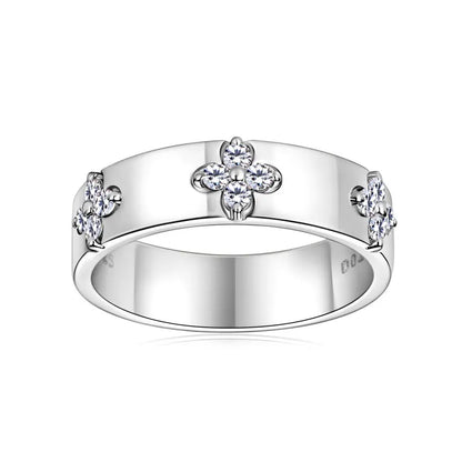 Clovera Ring