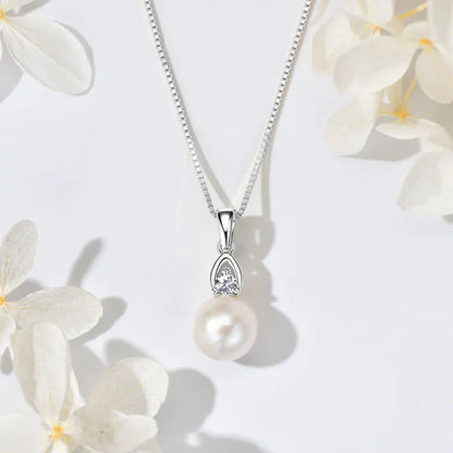 Luna Pearl Choker