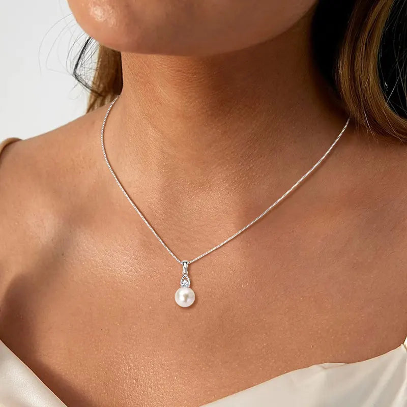 Luna Pearl Choker