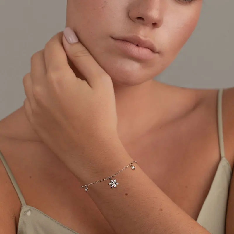 Adjustable Fashion Style S925 Silver Mossanite 2mm & 2.5mm Round Fine Flower Pendant VVS Moissanite Bracelet for Women Girls